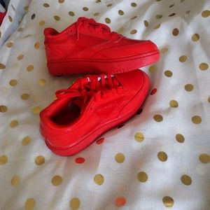 Cardi b Rebook, shiny Red , 9/10 condition, no box. 7 1/2 sz women